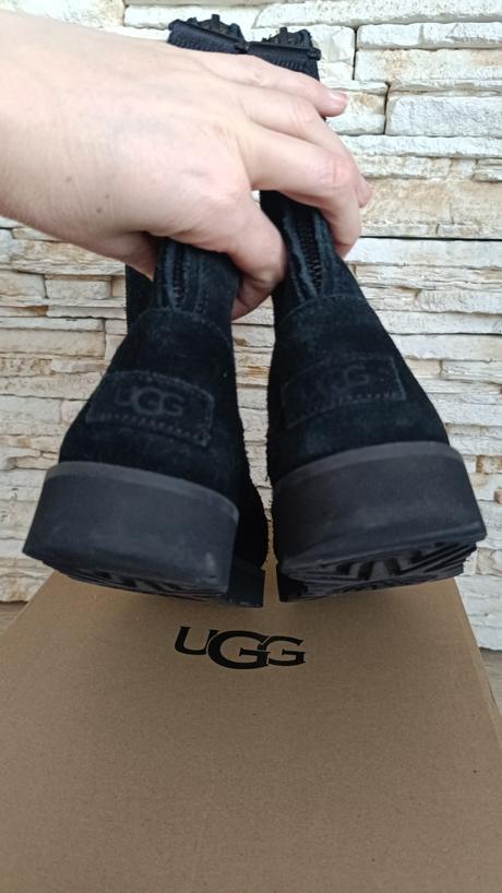 Originál ugg w classic short logo zip 38/39, ugg,38