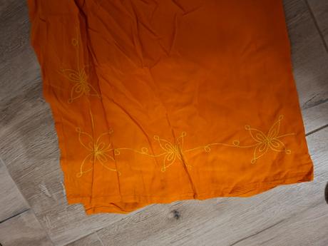 Suknonohavice s vysivkou, 