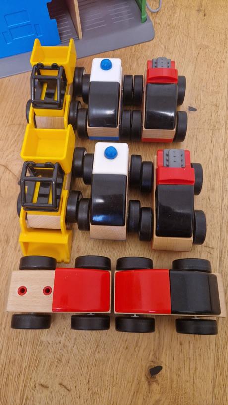 Garaz ikea lillabo plus auta, 