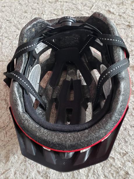 Detská cyklistická prilba xs so svetlom, xs