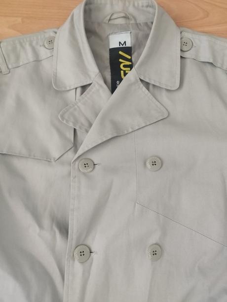 Tenký kabát, house,m