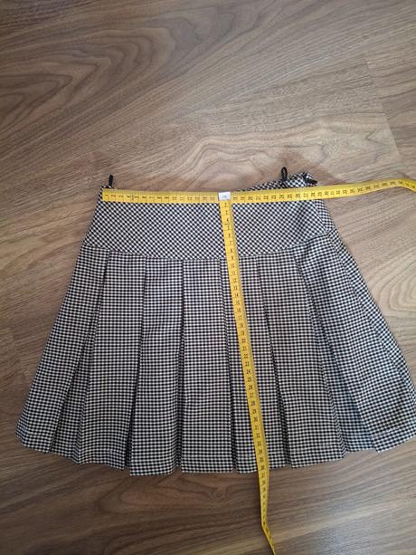 Krásna skladaná sukňa, c&a,134