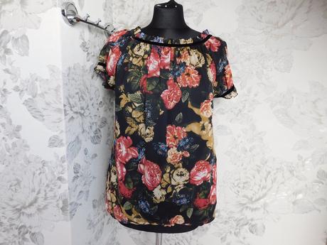 Luxusna velmi pekna bluzka, 40