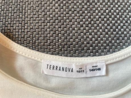 Sukňa a tričko, 140–152