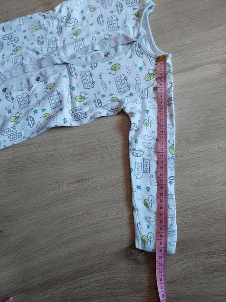 Pyzamko-overal auticka vel.68, f&f,68