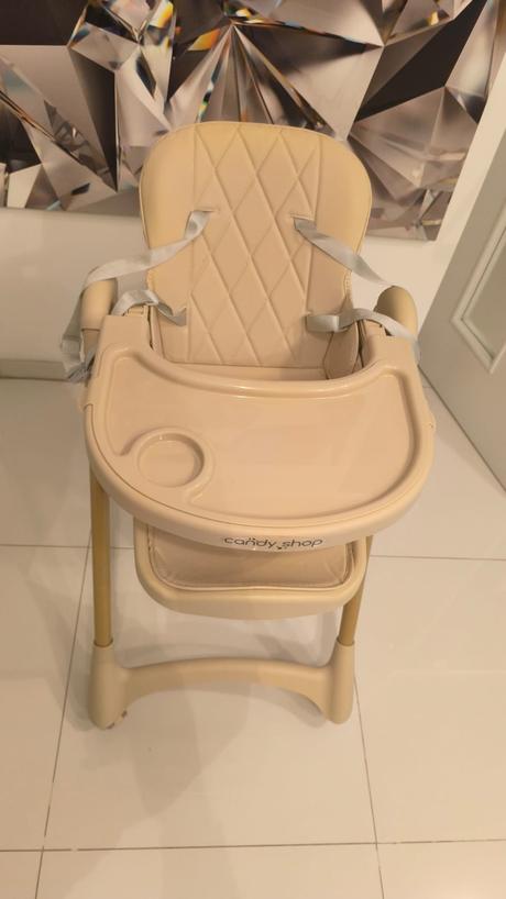 Sedačka na jedenie,