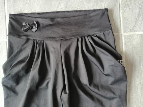 Šik čierne nohavice v36, pružné a elegantné, 36