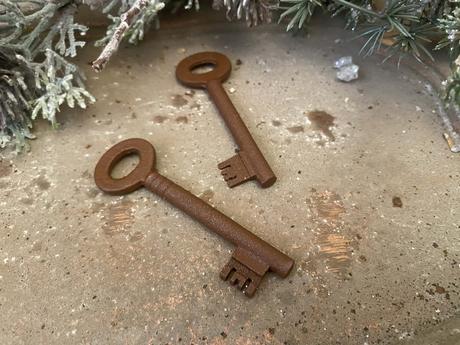 Kovové kľúče v hrdzavom odtieni 2 ks ( sada ), 