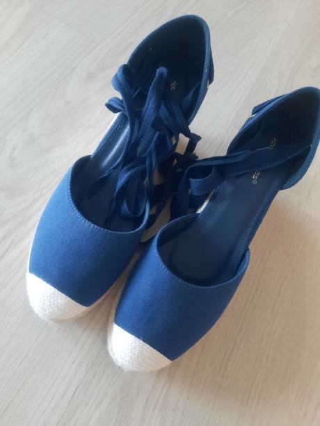 Sandále so šnurovaním, 40