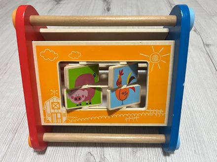 Hape veselý didaktický trojuholník s aktivitami,