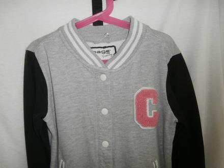 Mikina na cvoky, 146