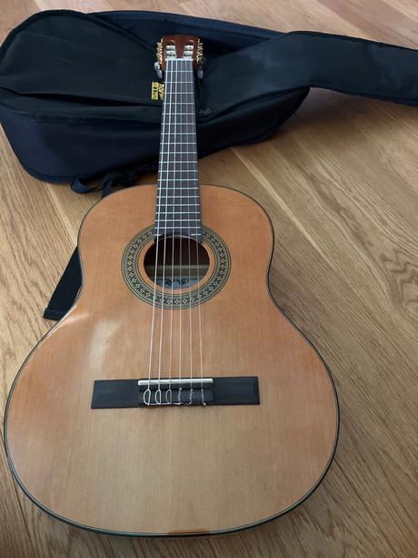 Junior gitara, 