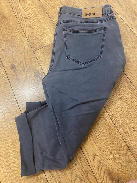 Trištvrťové rifľové nohavice - elastické, 38