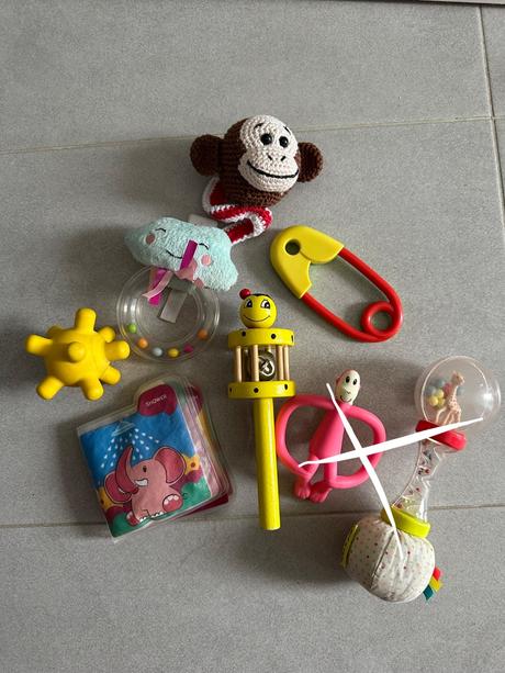 Hračky, hrkálky, 