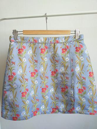 Kvetovaná minisukňa, m