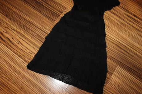 Čierne úpletové volánové šaty v. m, m