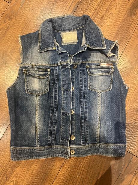 Riflova vesta guess m, guess,m