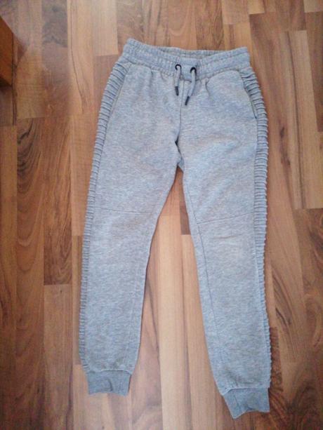 Tepláky, chapter young,134