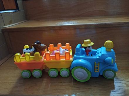 Farmársky traktor zo zvukmi, 