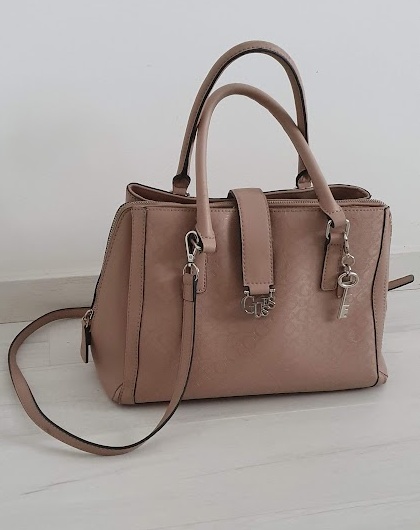 Kabelka guess, guess