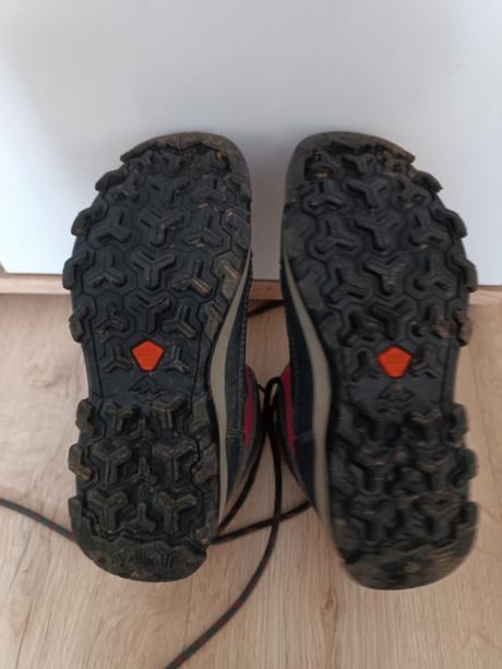 Turistické topánky, 32