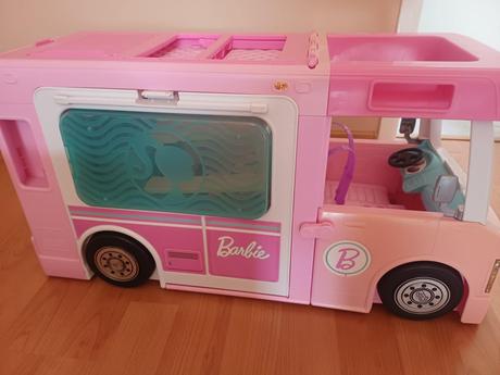 Barbie karavan,