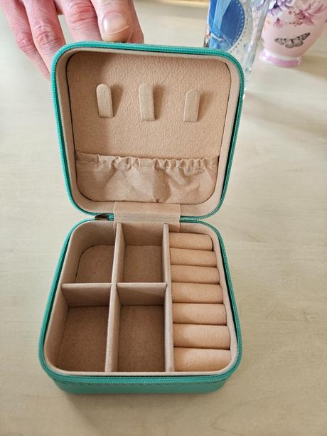 Sperkovnica cestovna, 