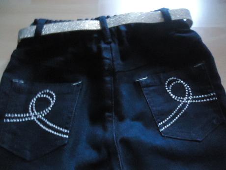 Veľmi pekné nenosené dievčenské rifle, 122