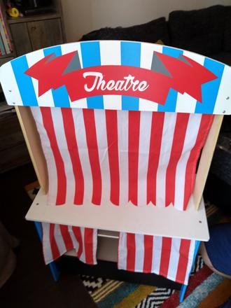 Drevený obcho-divadlo, domček pre bábiky, odrážadl, 