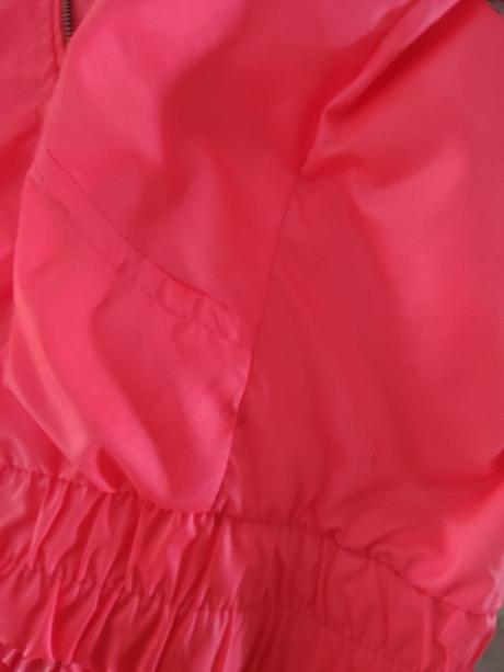 Neónova vetrovka, 158