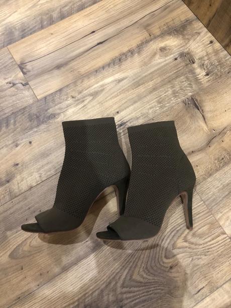 Kotnikove cizmicky, 38