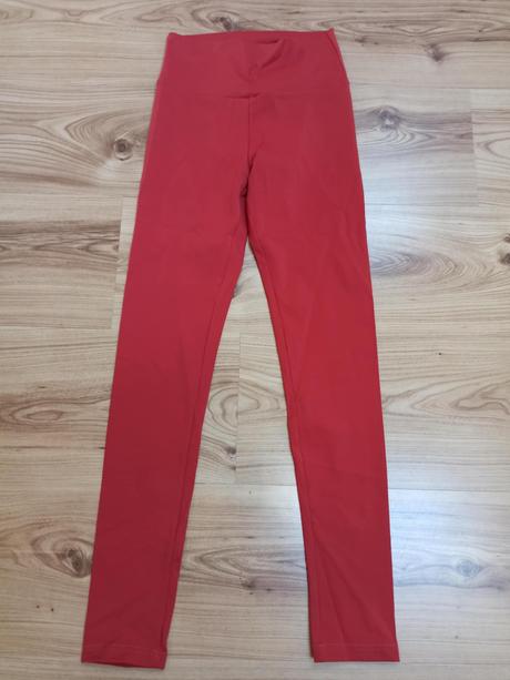 Športove leginy s, s