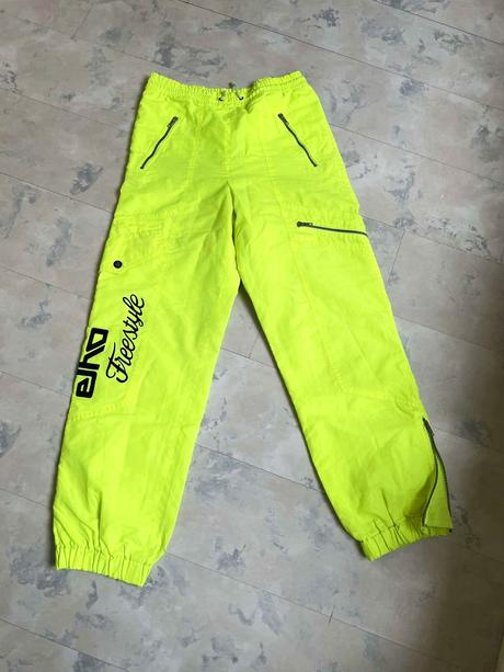 Neónové freestylové otepľovačky, 