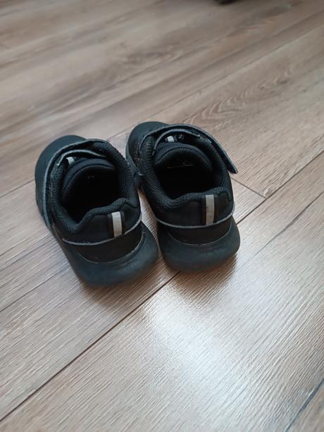 Tenisky velk. 26, 26