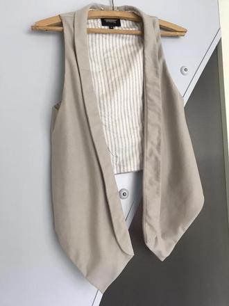 Zaujímavá vesta, reserved,40