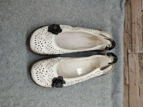 Rieker 42 - dámske dierkované kožené našuchovačky, rieker,42