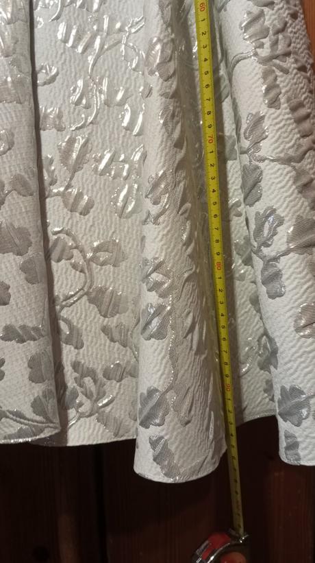 Krásne príležitostné šaty, m