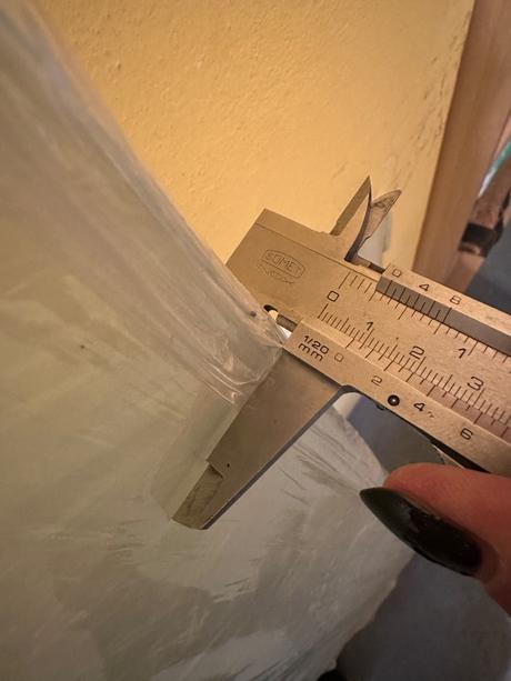 Pieskované sklo na police, 