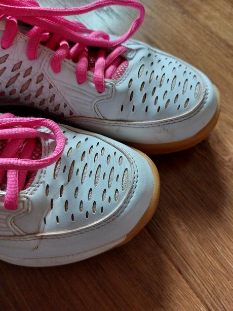 Dvoje tenisky, lotto,36