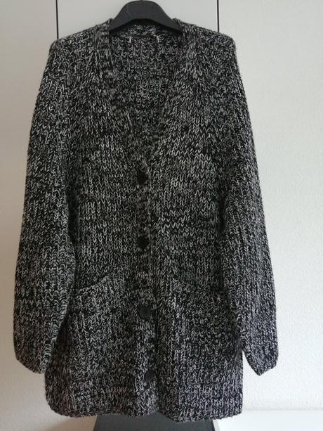 Pekný predĺžený sveter zn. reserved, reserved,m