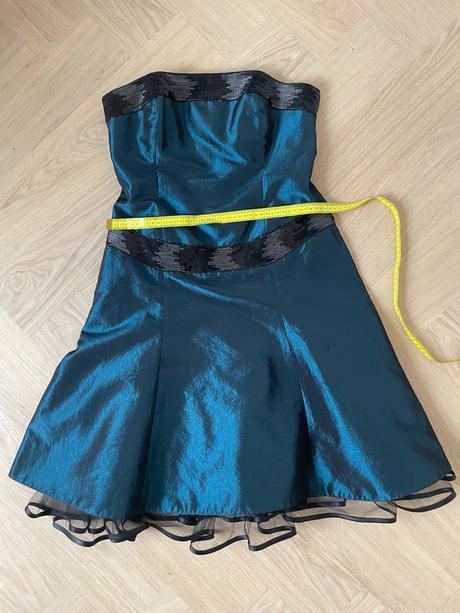 Nadherne kvalitne spolocenske saty, 38