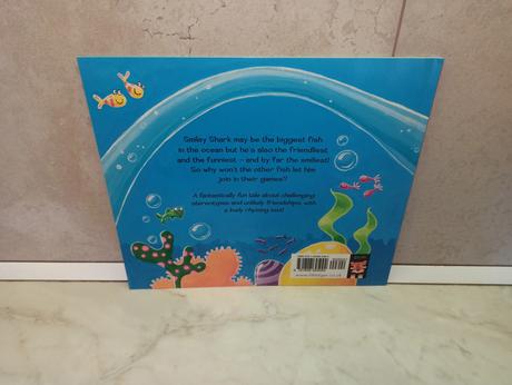 Ruth galloway - smiley shark,