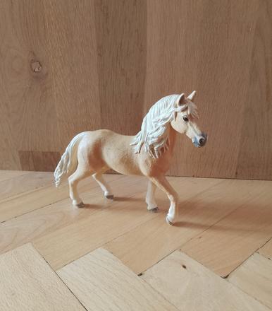 Schleich andaluzsky zrebec,