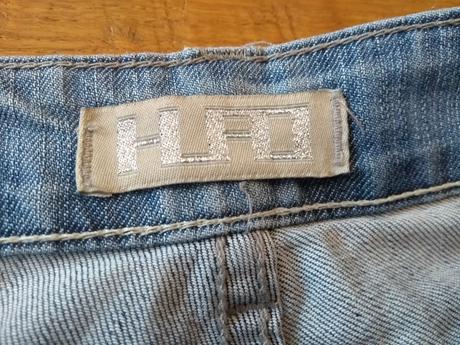 Svetlomodré dámske rifle, 34