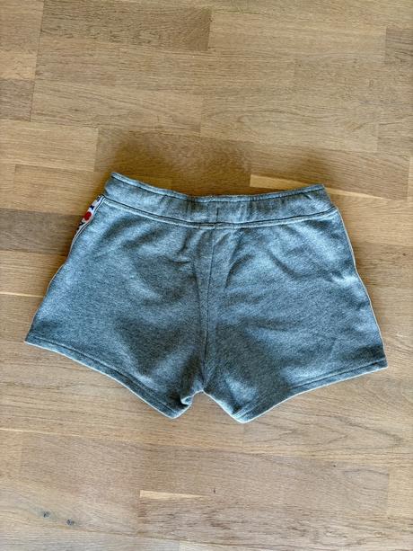 Dámske teplákové kraťasy veľkosť xs, zn. vans, xs