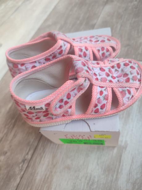 Prezuvky-papučky, manik,26