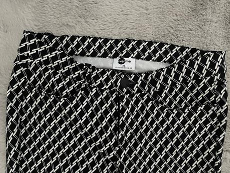 Čiernobiele elasticke nohavice, takko,36