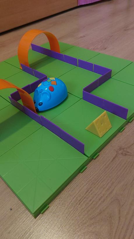 Robotická myš code & go s podložkou, 