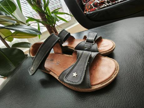 Kožené kvalitné sandálky, primigi,33