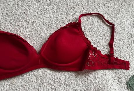 Červená čipkovaná push-up podprsenka, 75 a, takko,75a